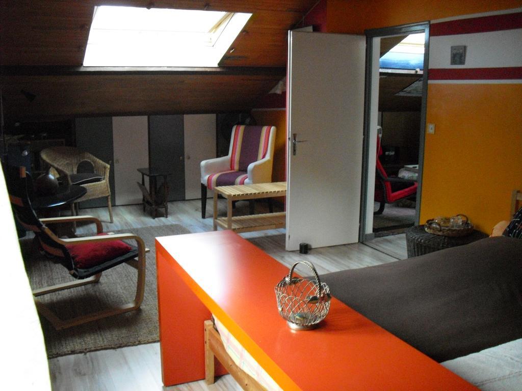 La Maison Imparfaite Apartment Fourbanne